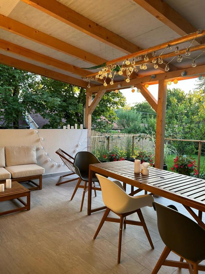 Kisvirag Vendeghaz Villa บาลาตอนวีลาโกช ภายนอก รูปภาพ